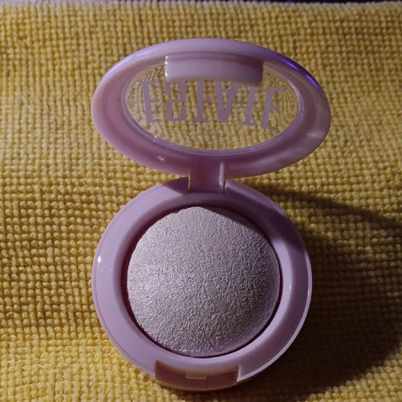 Estate Shimmer Highlighter Dew Me - Picture 4 of 5